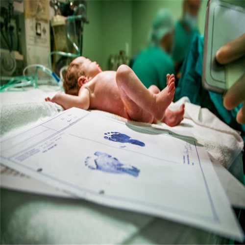 52岁供精供卵_母女平安！高龄试管三胞胎孕妈在永州市中心医院顺利分娩